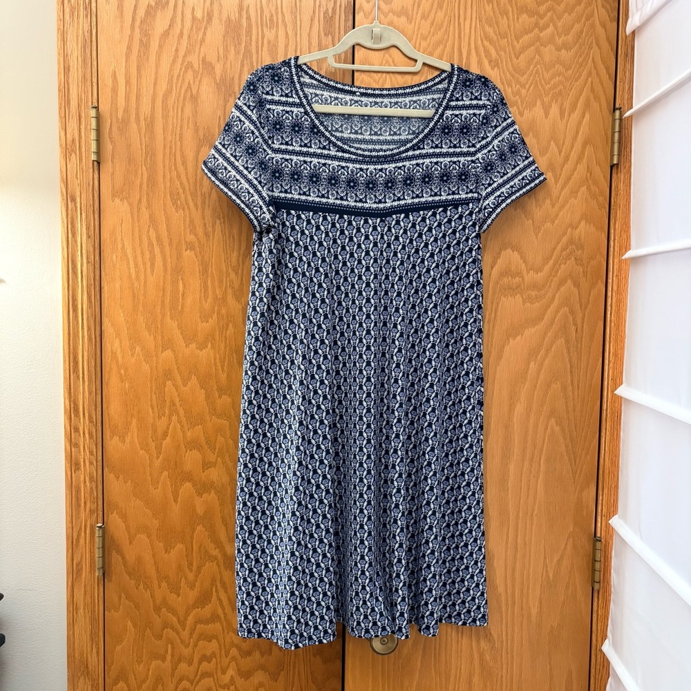 Max Studio Navy and White Dress Size Large rarely worn